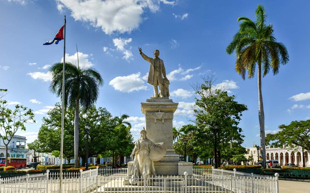 Cienfuegos parque jose marti statues skydream